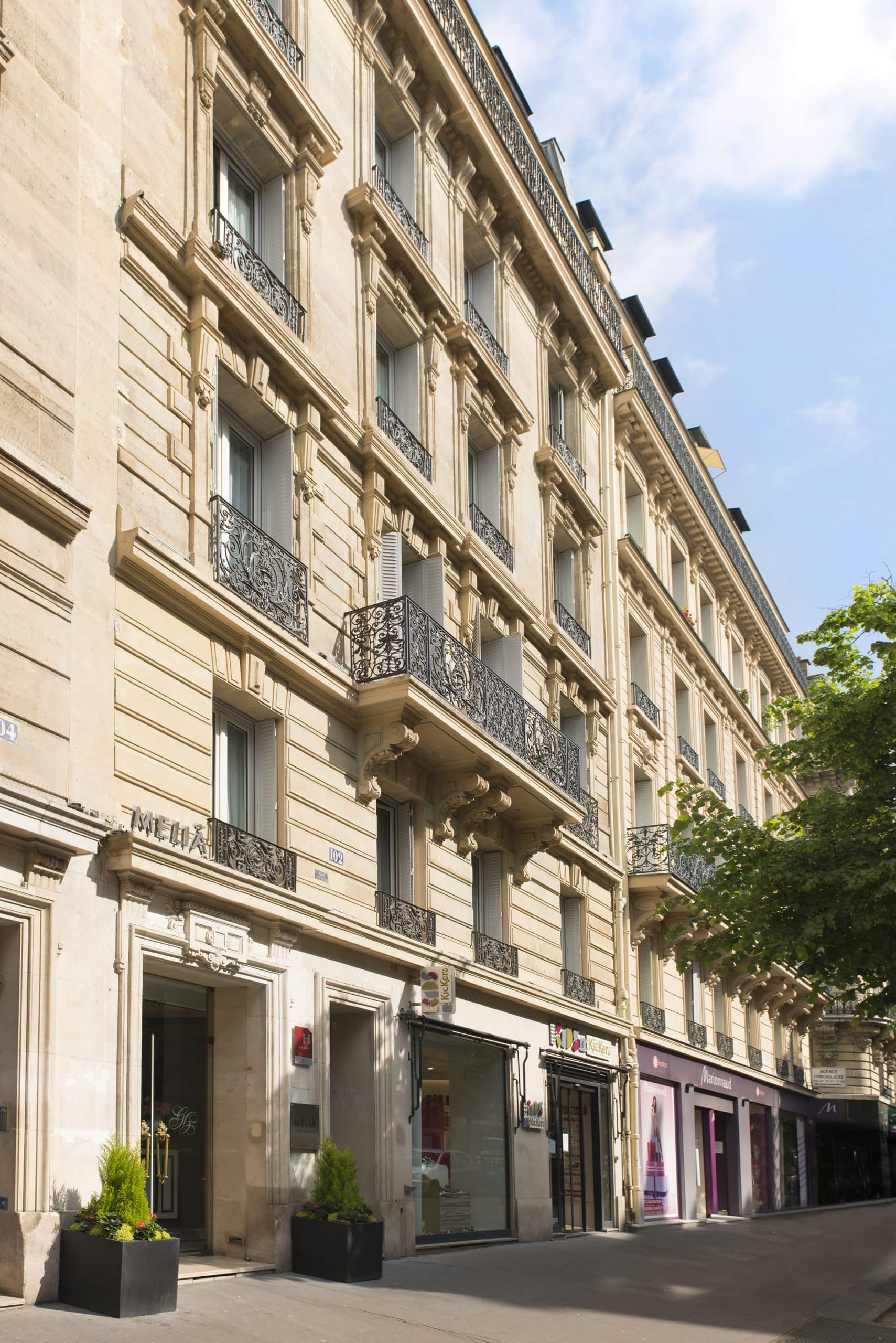 Melia Paris Champs d'Elysees - Arts and Leisure